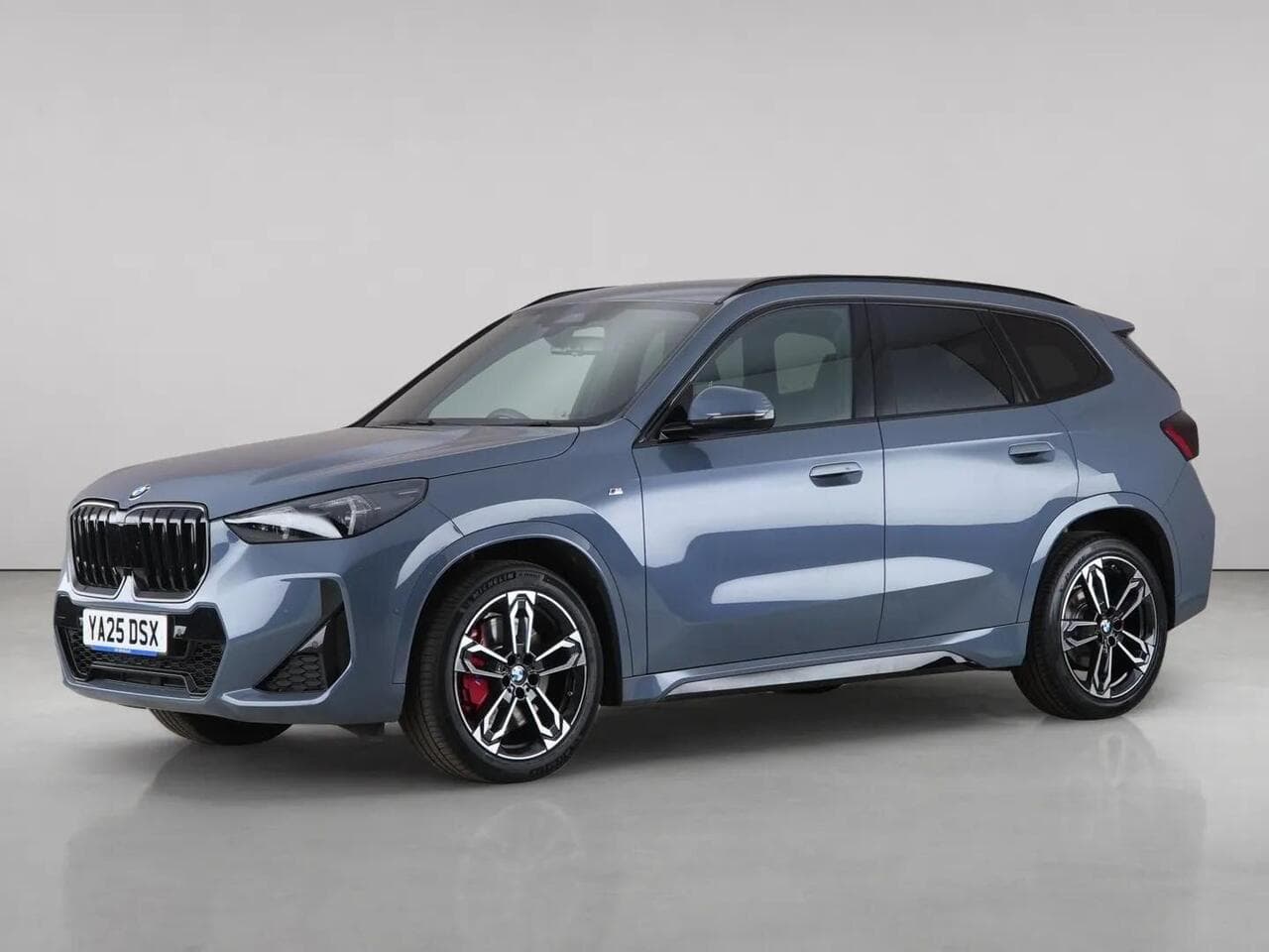 BMW X1 thumbnail Front Left