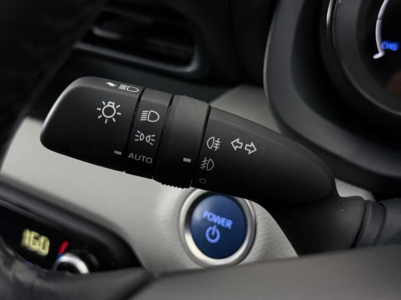 Toyota Yaris thumbnail Misc Controls