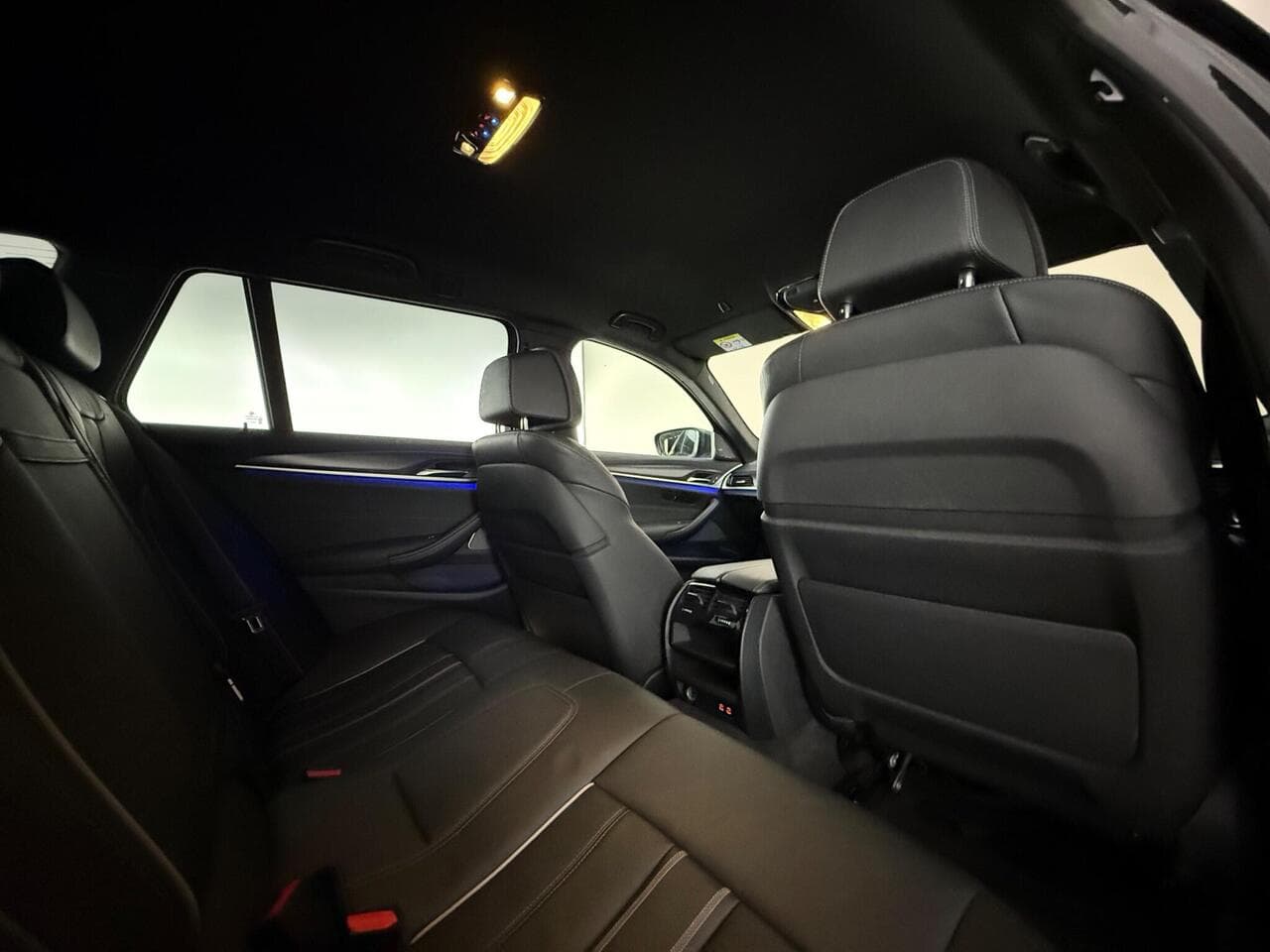 BMW 5 Series thumbnail Seats Rear