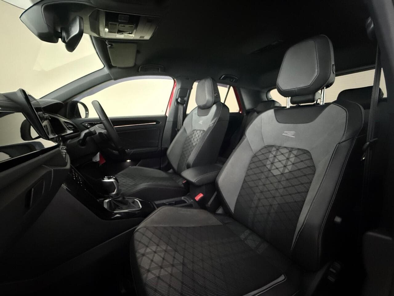 Volkswagen T-Roc thumbnail Seat Front Passenger