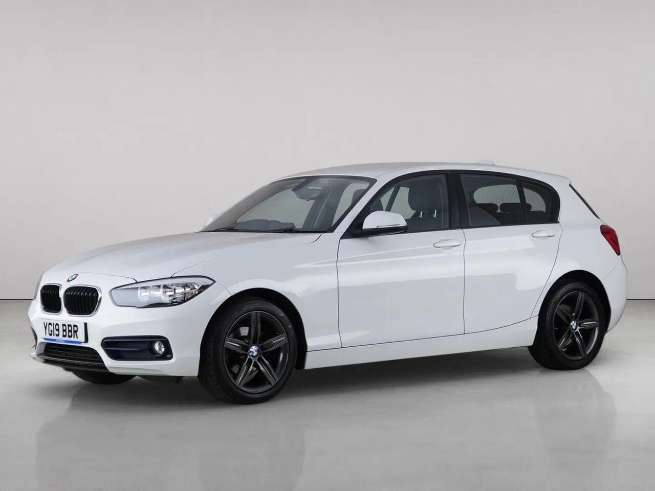 BMW 1 Series thumbnail Front Left