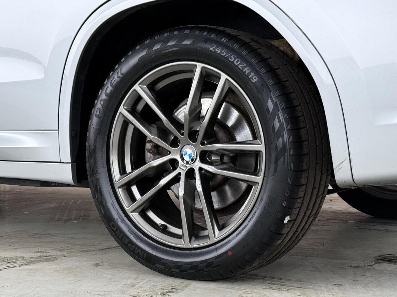 BMW X3 thumbnail Wheel
