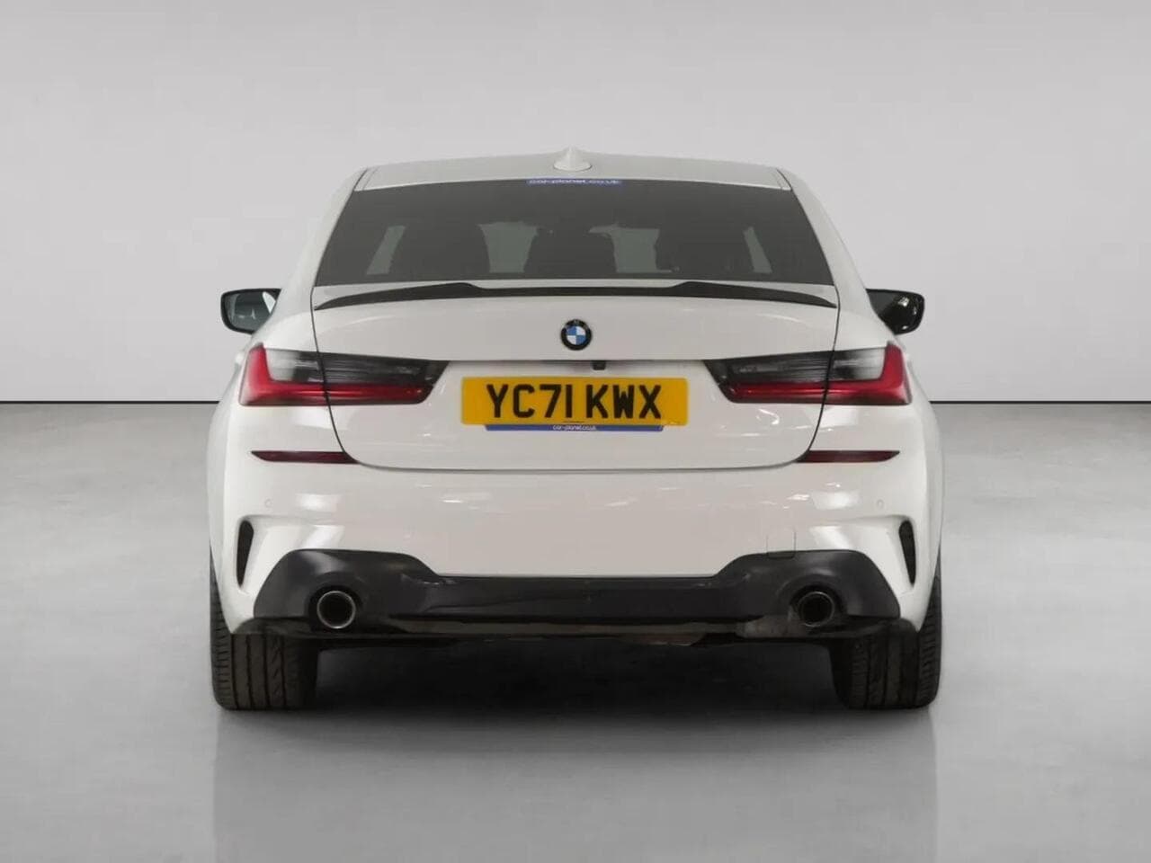 BMW 3 Series thumbnail Rear