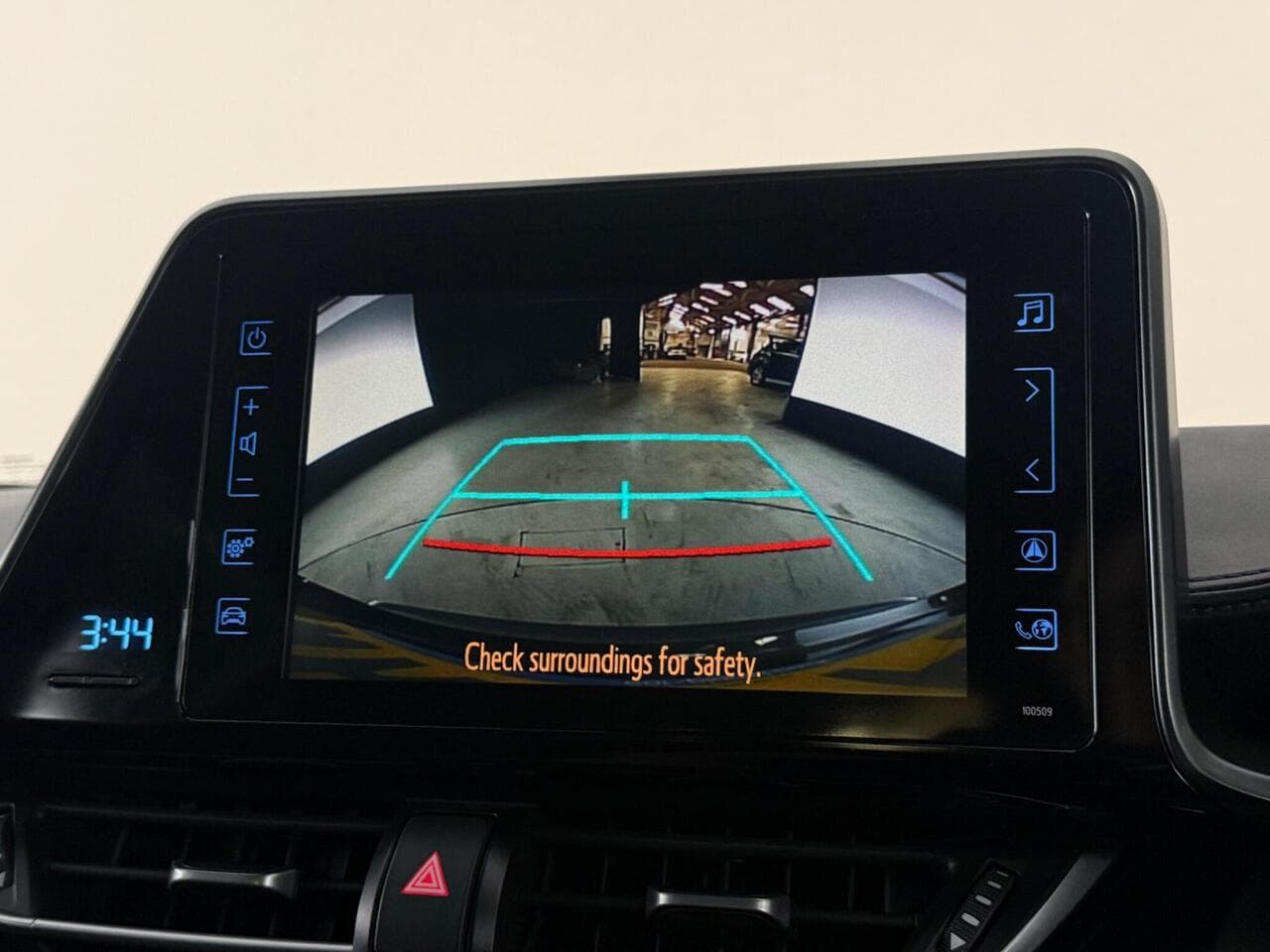 Toyota C-HR thumbnail Infotainment System