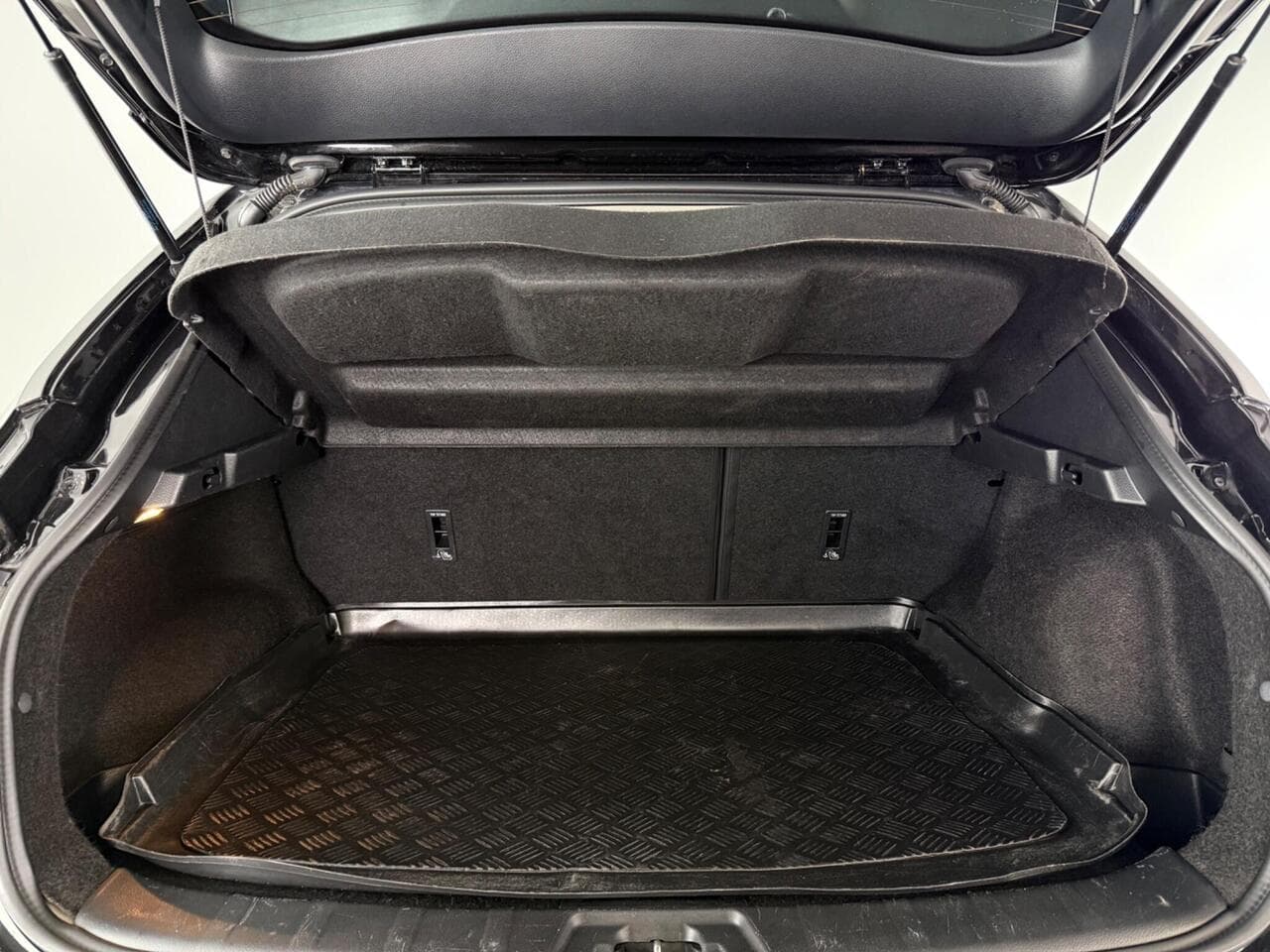 Nissan Qashqai thumbnail Boot