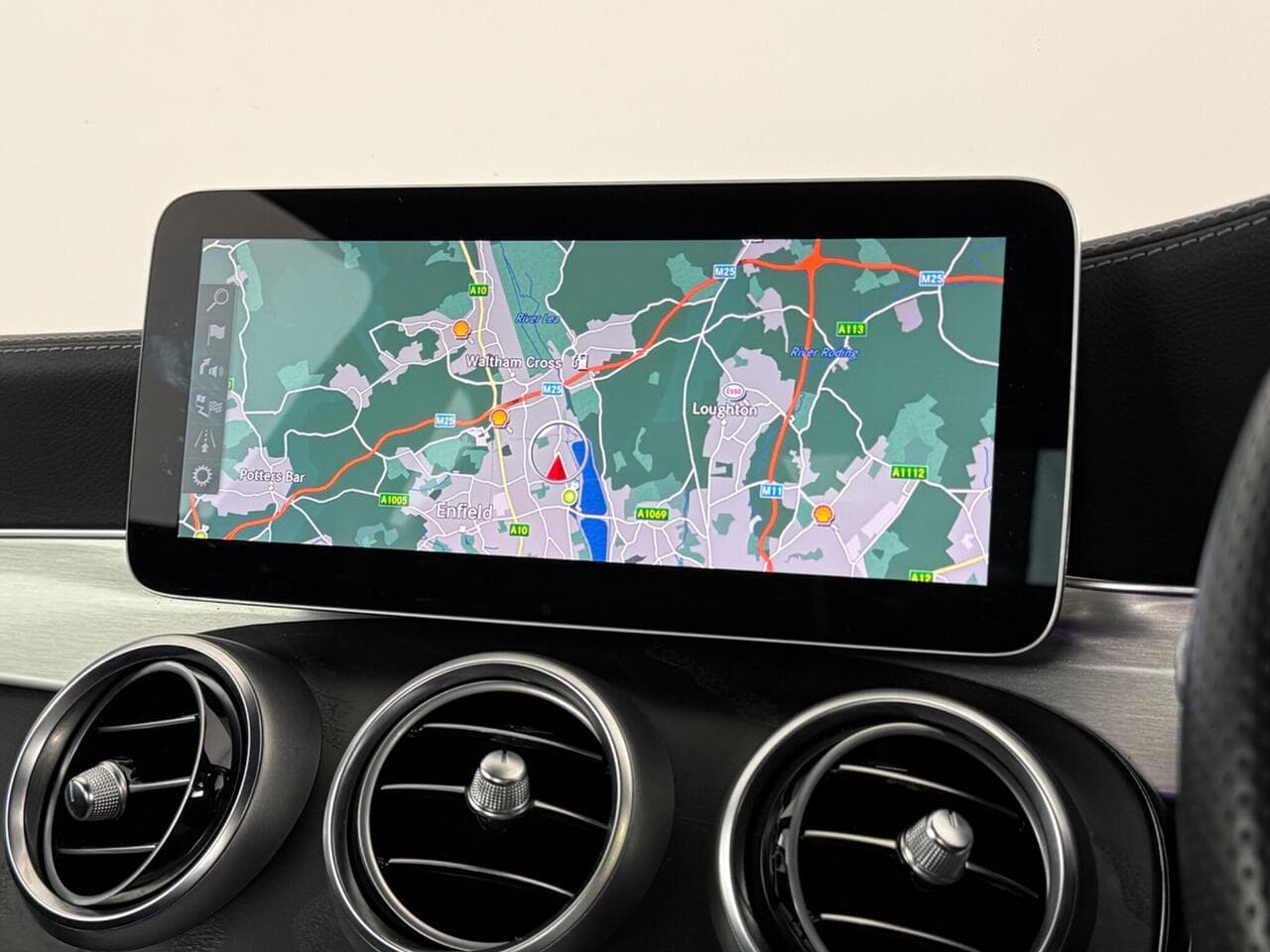 Mercedes-Benz C Class thumbnail Infotainment System
