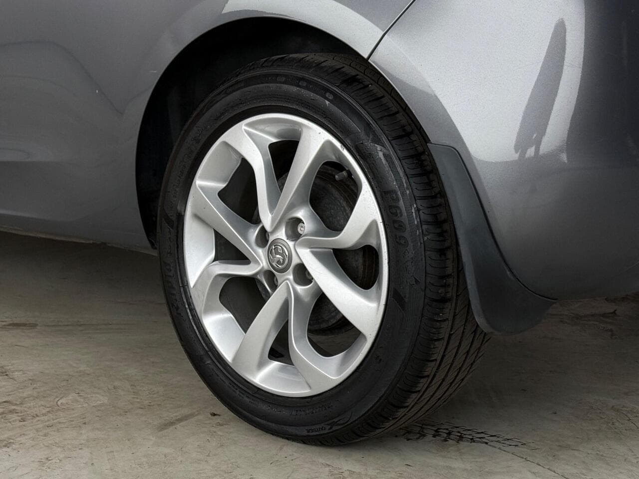 Vauxhall Corsa thumbnail Wheel