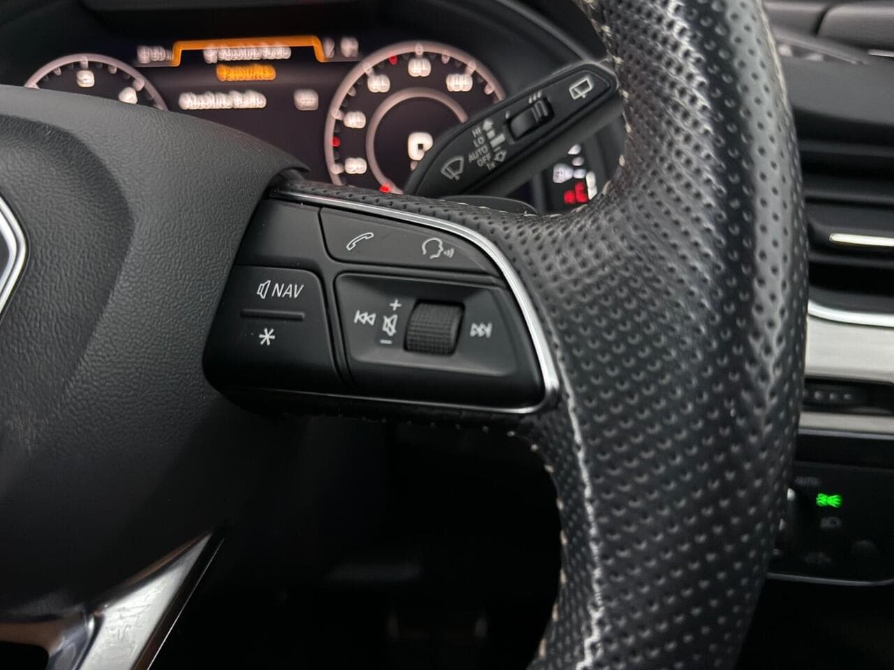 Audi Q7 thumbnail Misc Controls