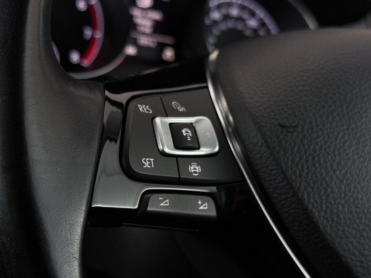 Volkswagen Golf thumbnail Misc Controls