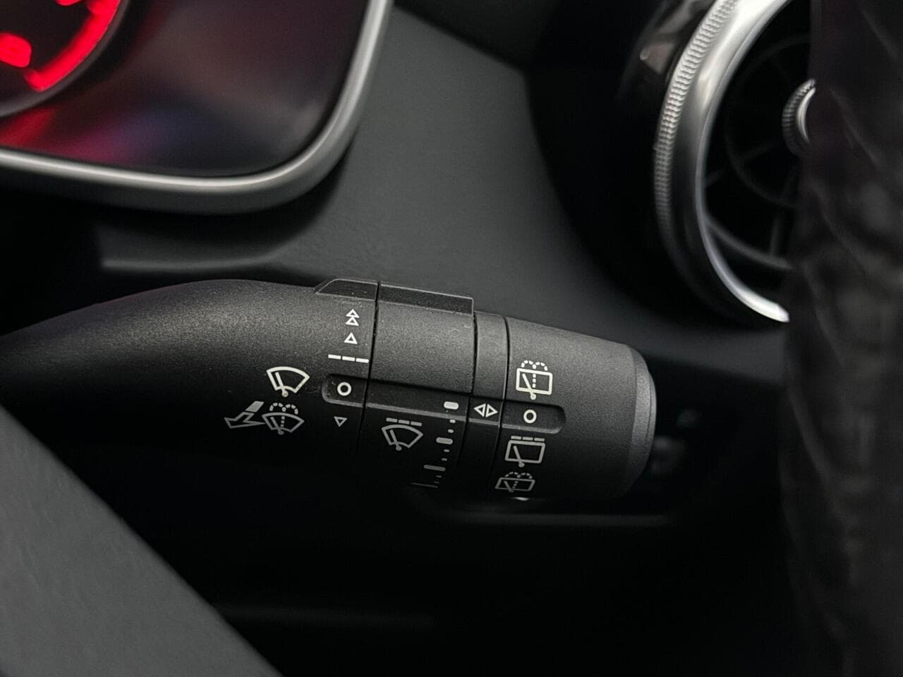 MG MG ZS thumbnail Misc Controls