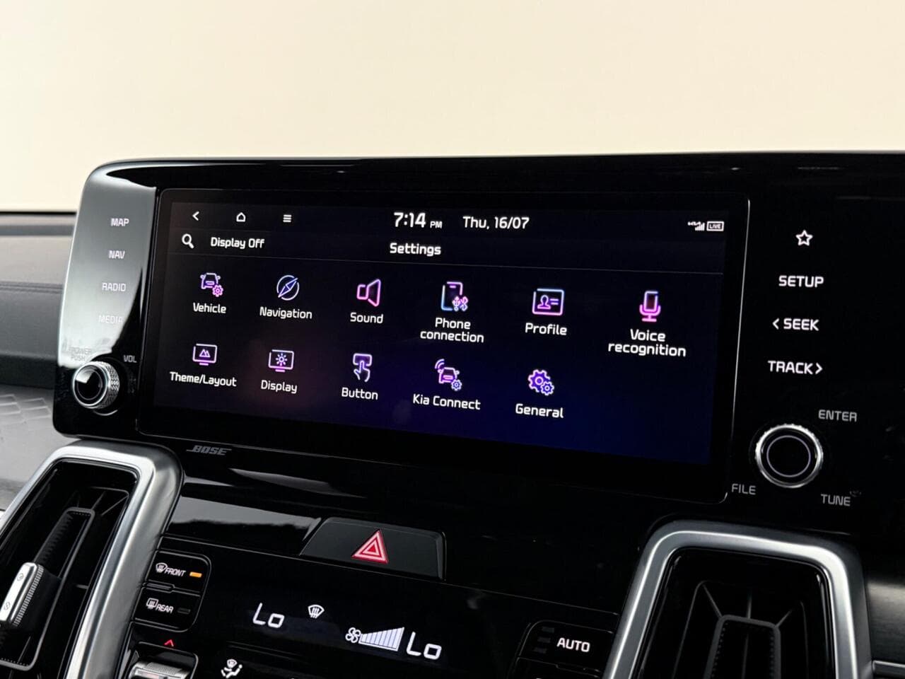 Kia Sorento thumbnail Infotainment System