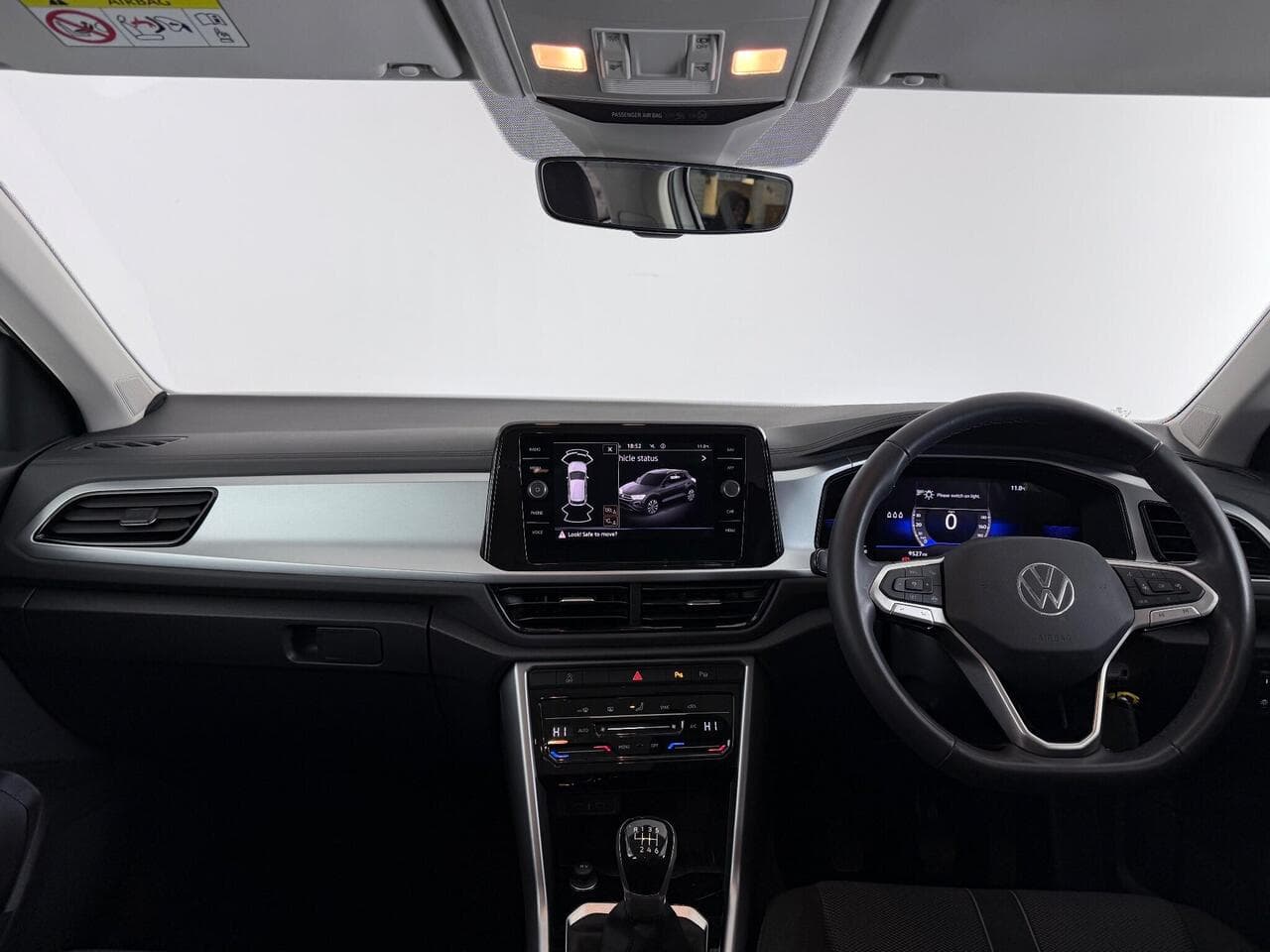 Volkswagen T-Roc thumbnail Interior Front