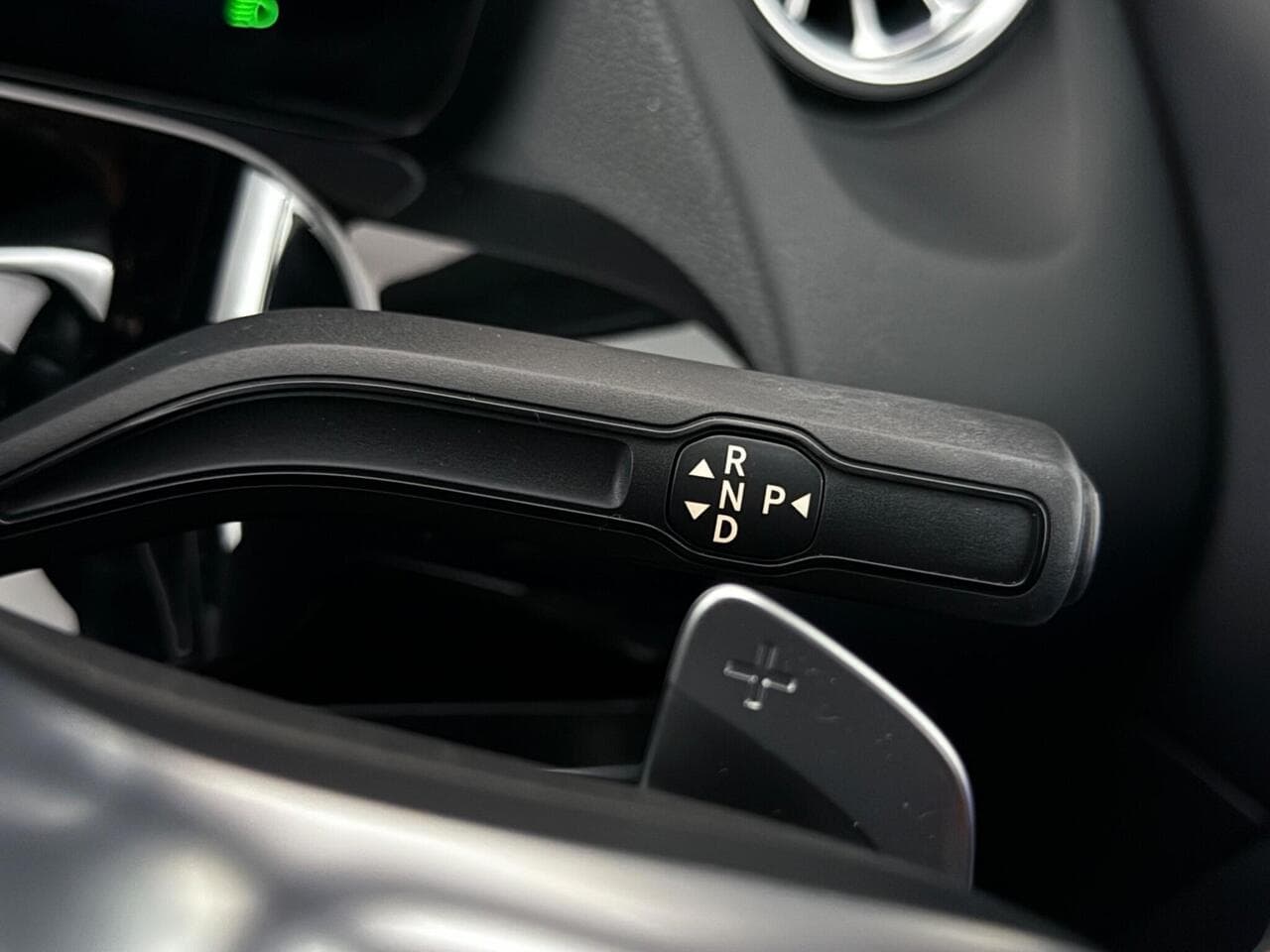 Mercedes-Benz GLA thumbnail Misc Controls