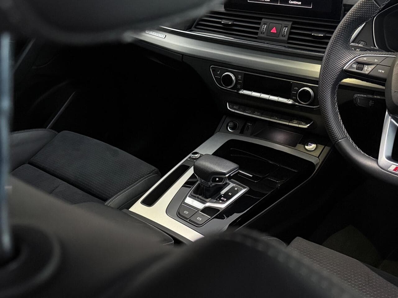 Audi Q5 thumbnail Interior Front