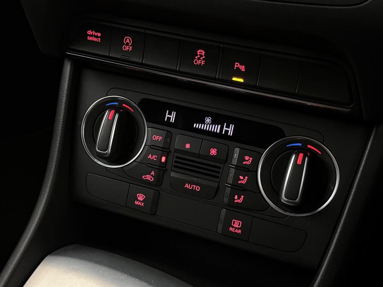 Audi Q3 thumbnail Misc Controls