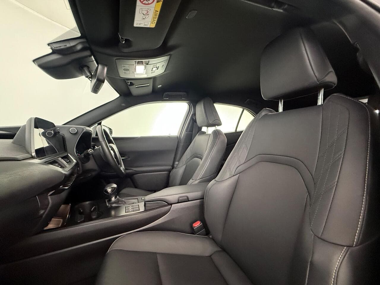 Lexus UX thumbnail Seat Front Passenger