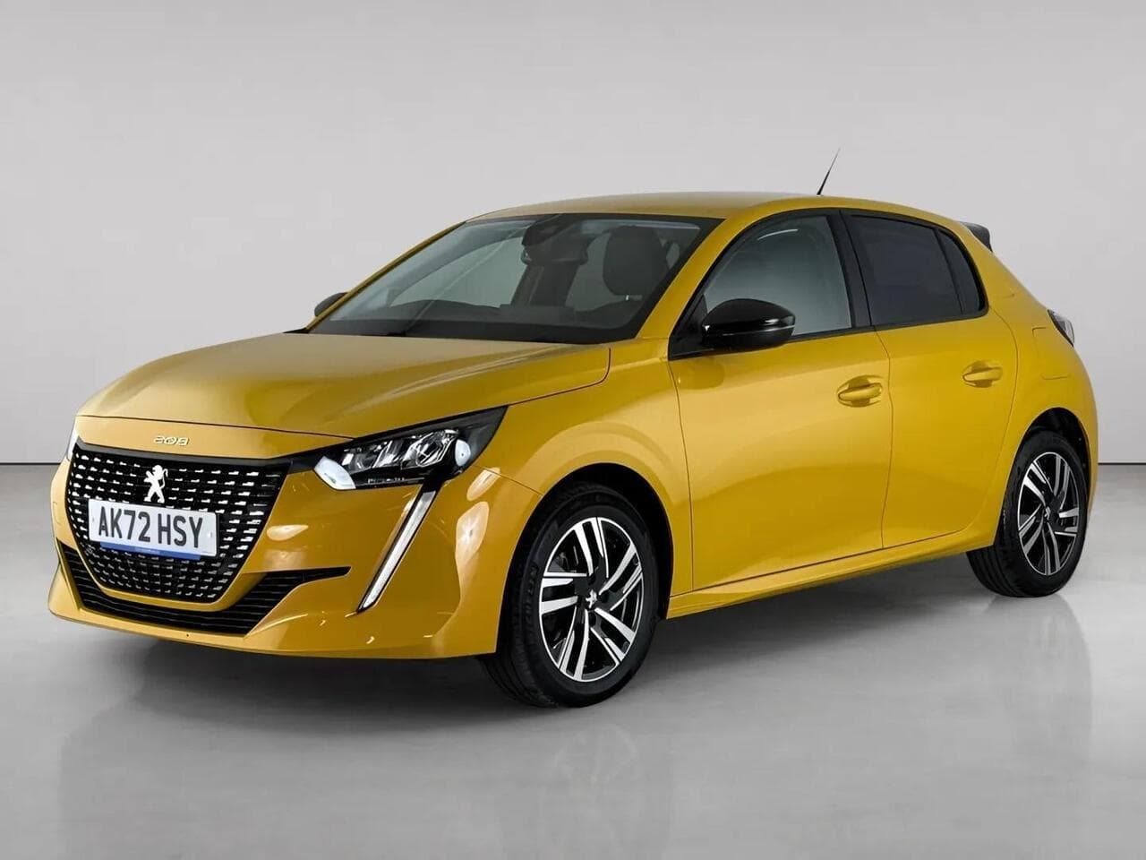 Peugeot 208 thumbnail Front Left