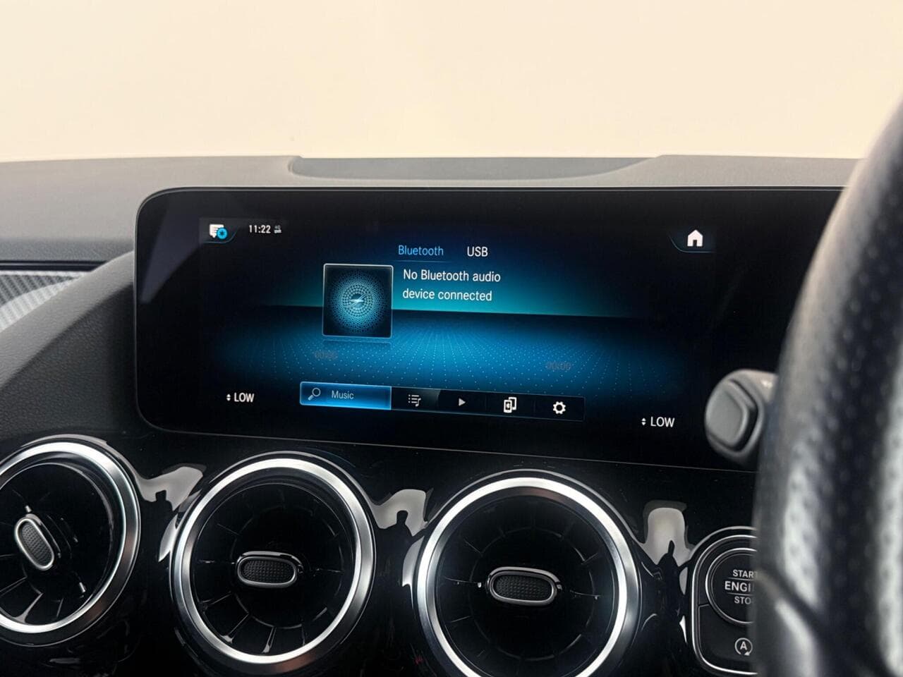Mercedes-Benz GLA thumbnail Infotainment System