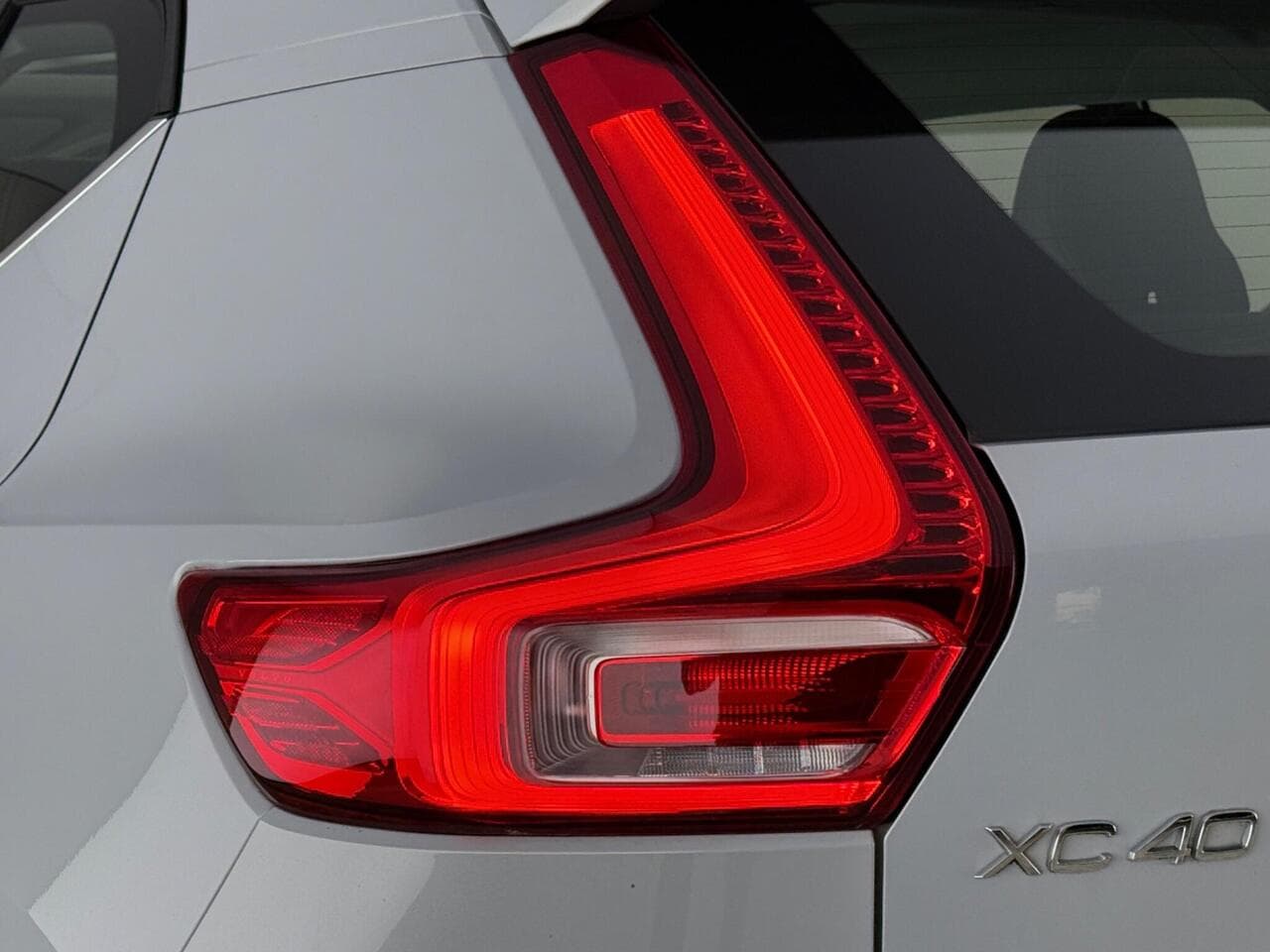 Volvo XC40 thumbnail Lights Rear