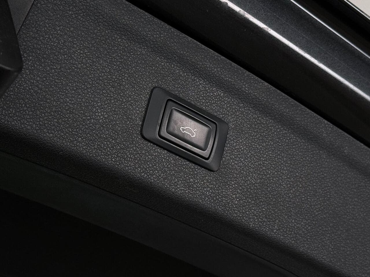 Audi Q3 thumbnail Misc Controls