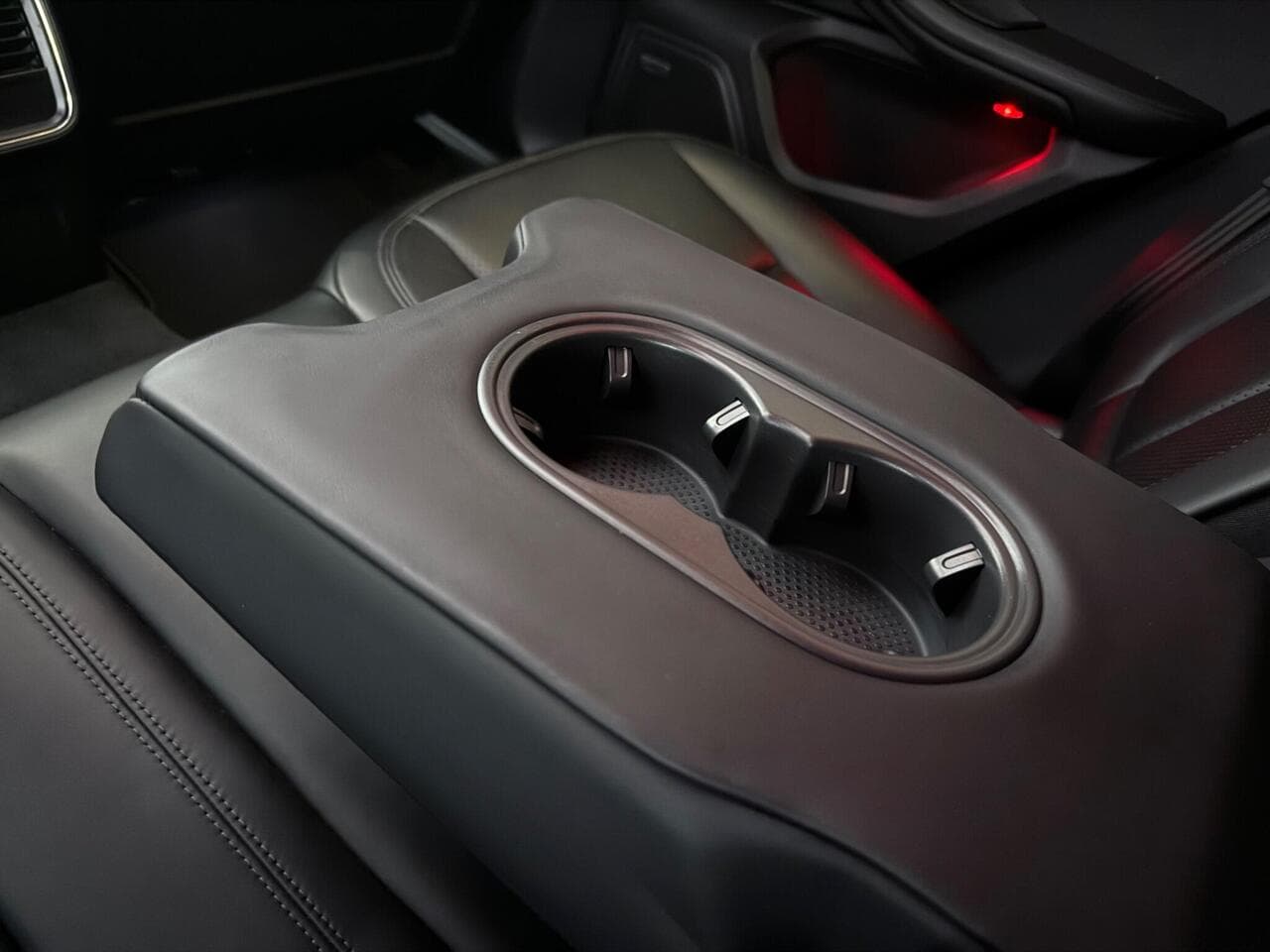 Porsche Macan thumbnail Misc Controls