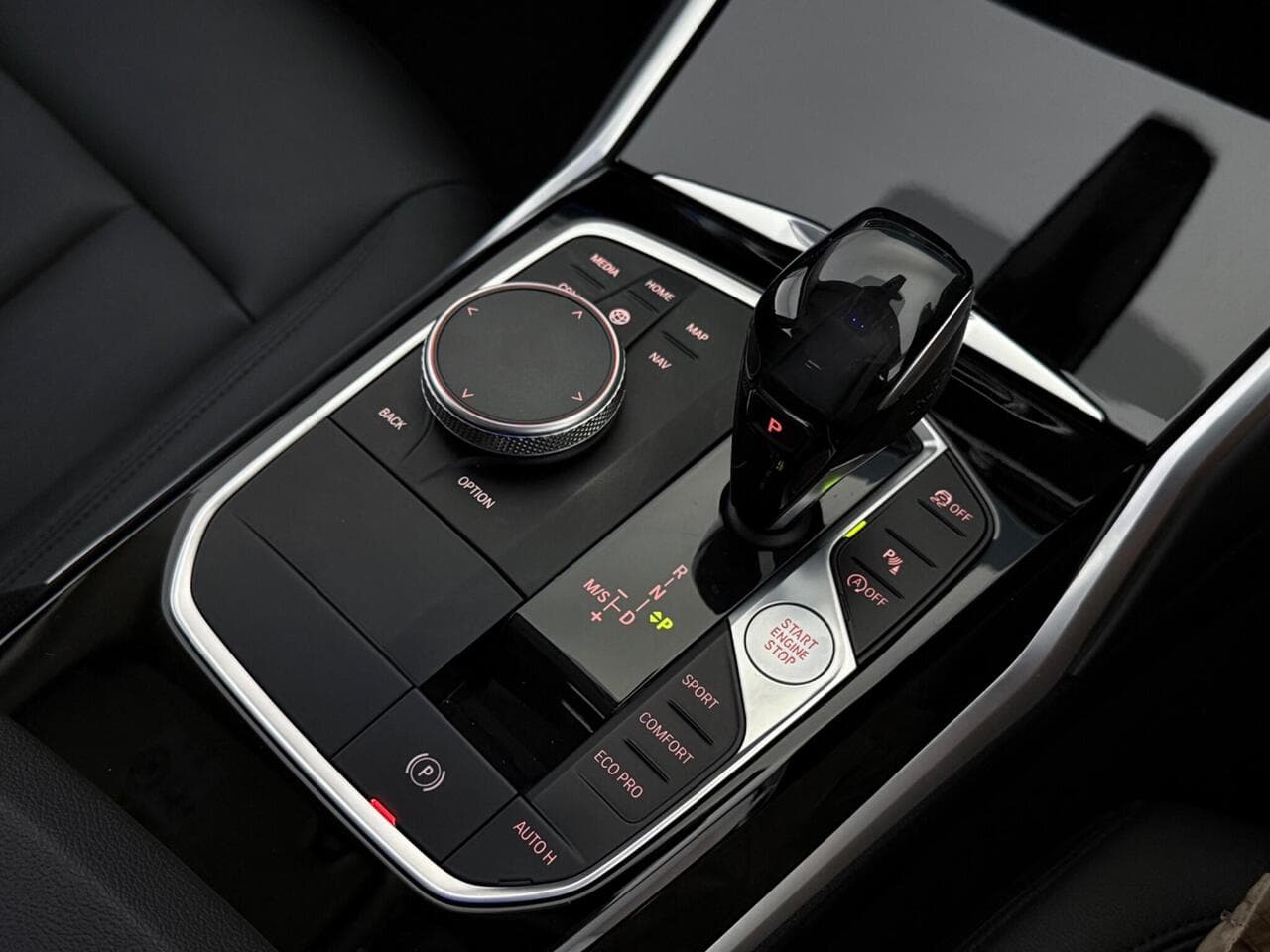 BMW 3 Series thumbnail Interior Front