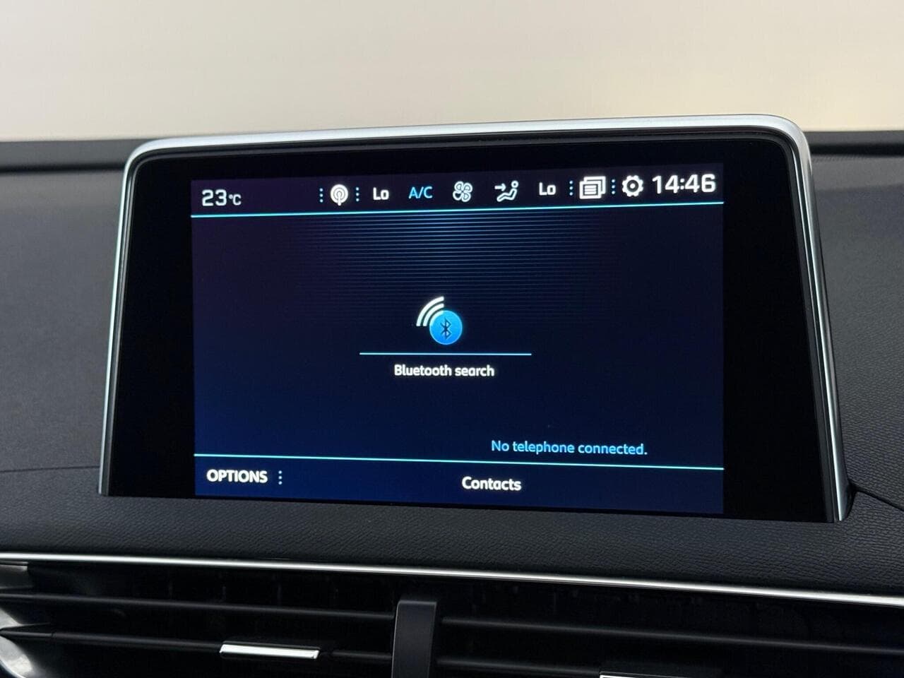 Peugeot 5008 thumbnail Infotainment System