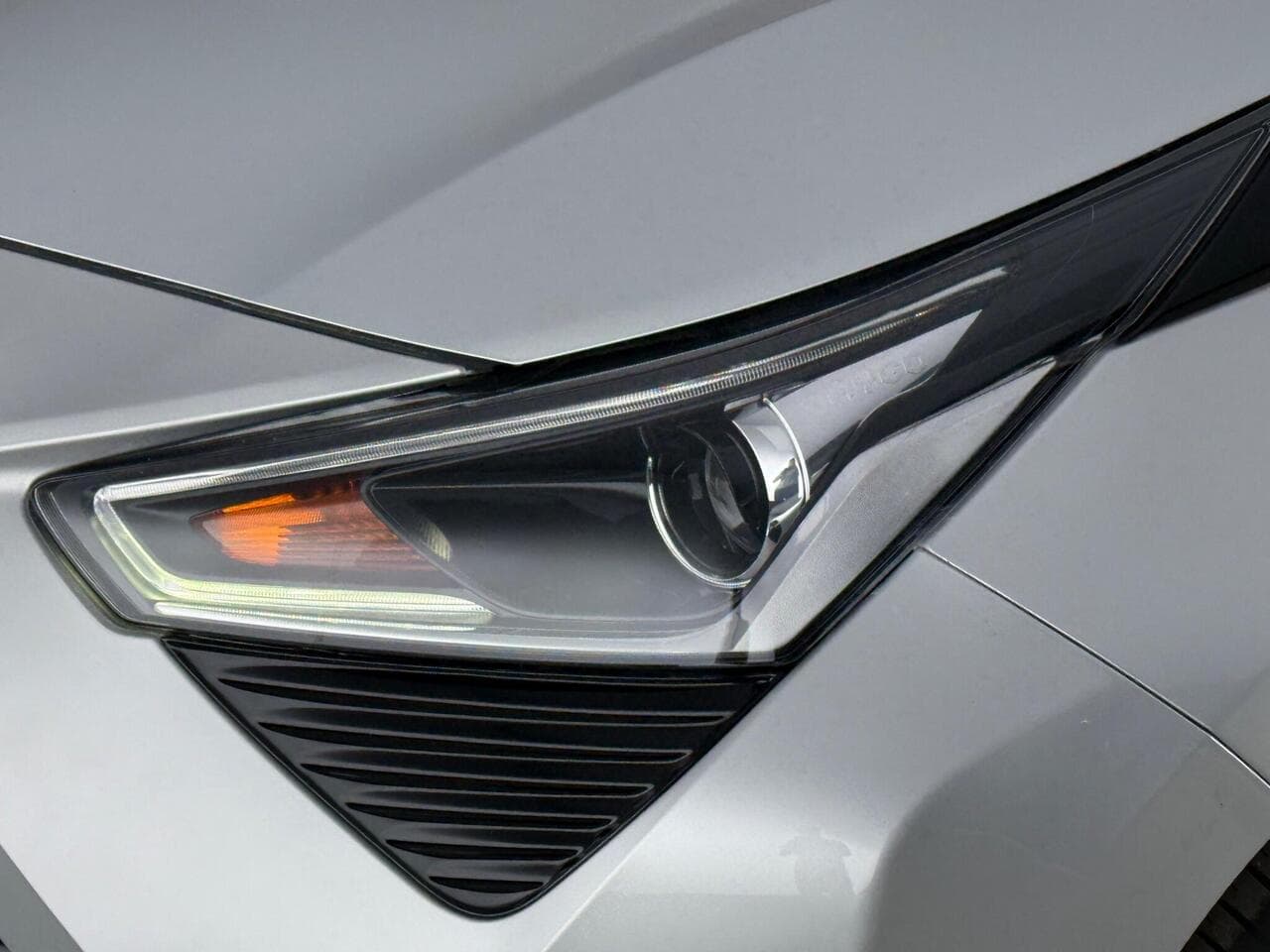 Toyota AYGO thumbnail Lights Front