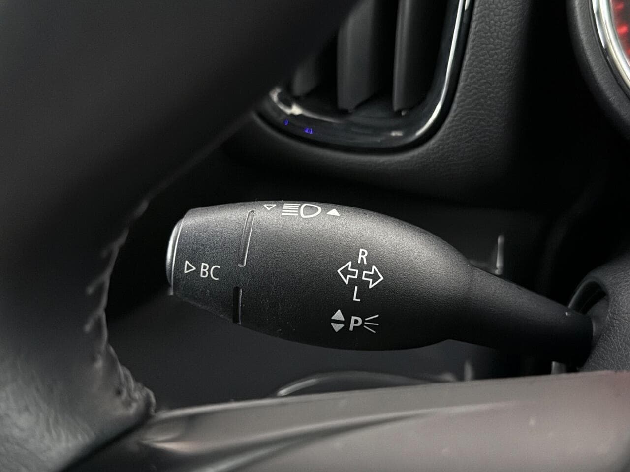 MINI Countryman thumbnail Misc Controls