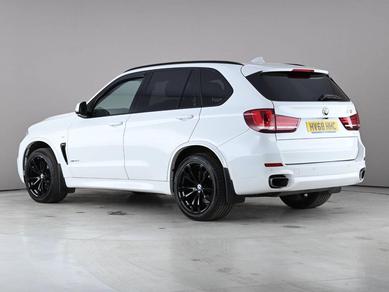 BMW X5 thumbnail Rear Left