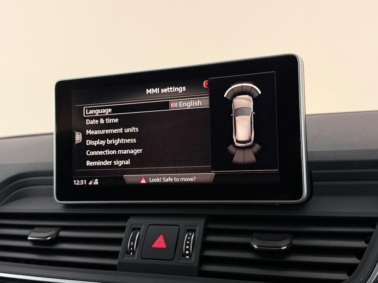 Audi Q5 thumbnail Infotainment System