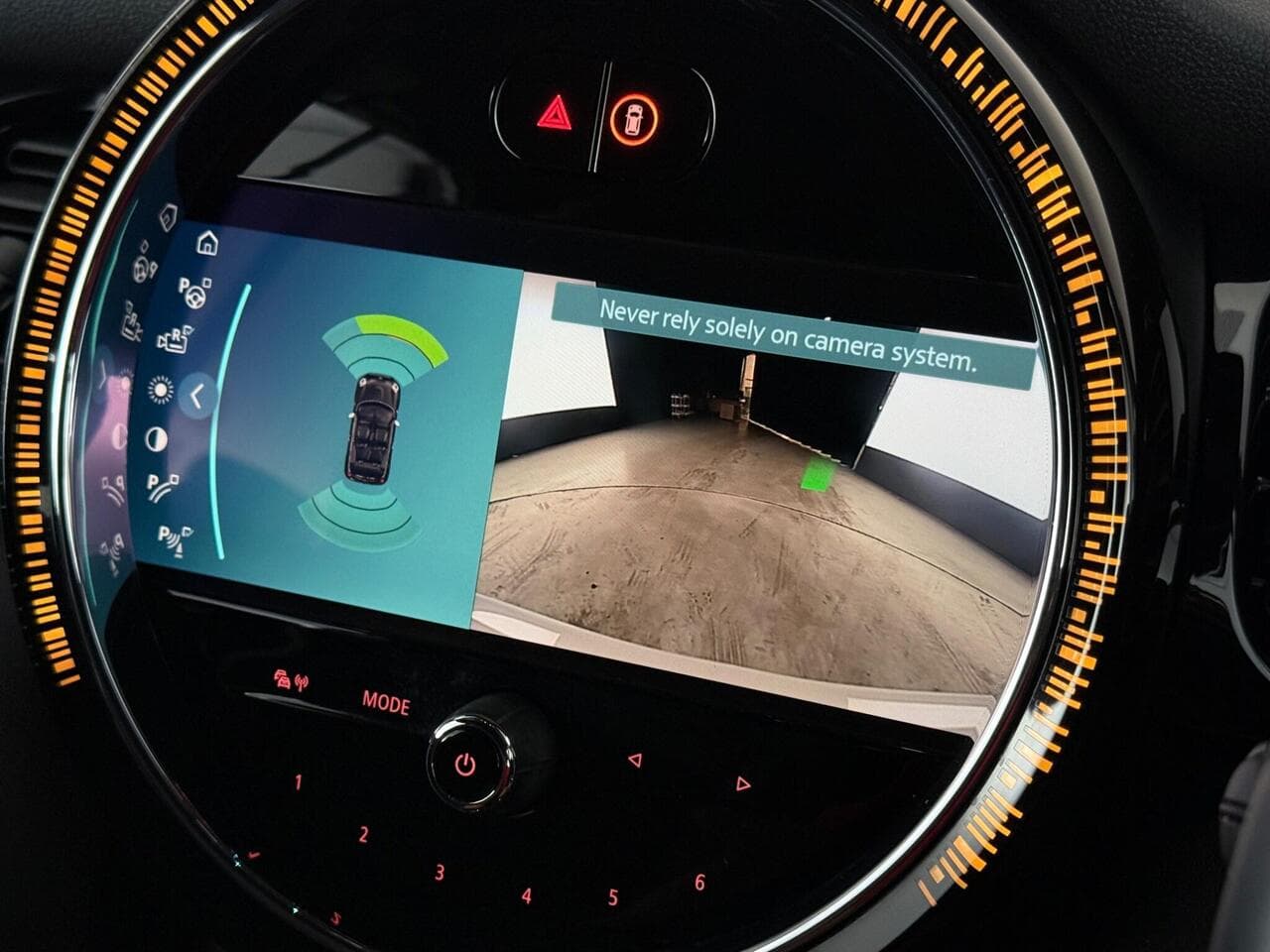 MINI Convertible thumbnail Infotainment System