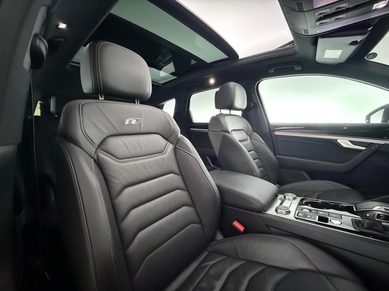 Volkswagen Touareg thumbnail Seat Driver
