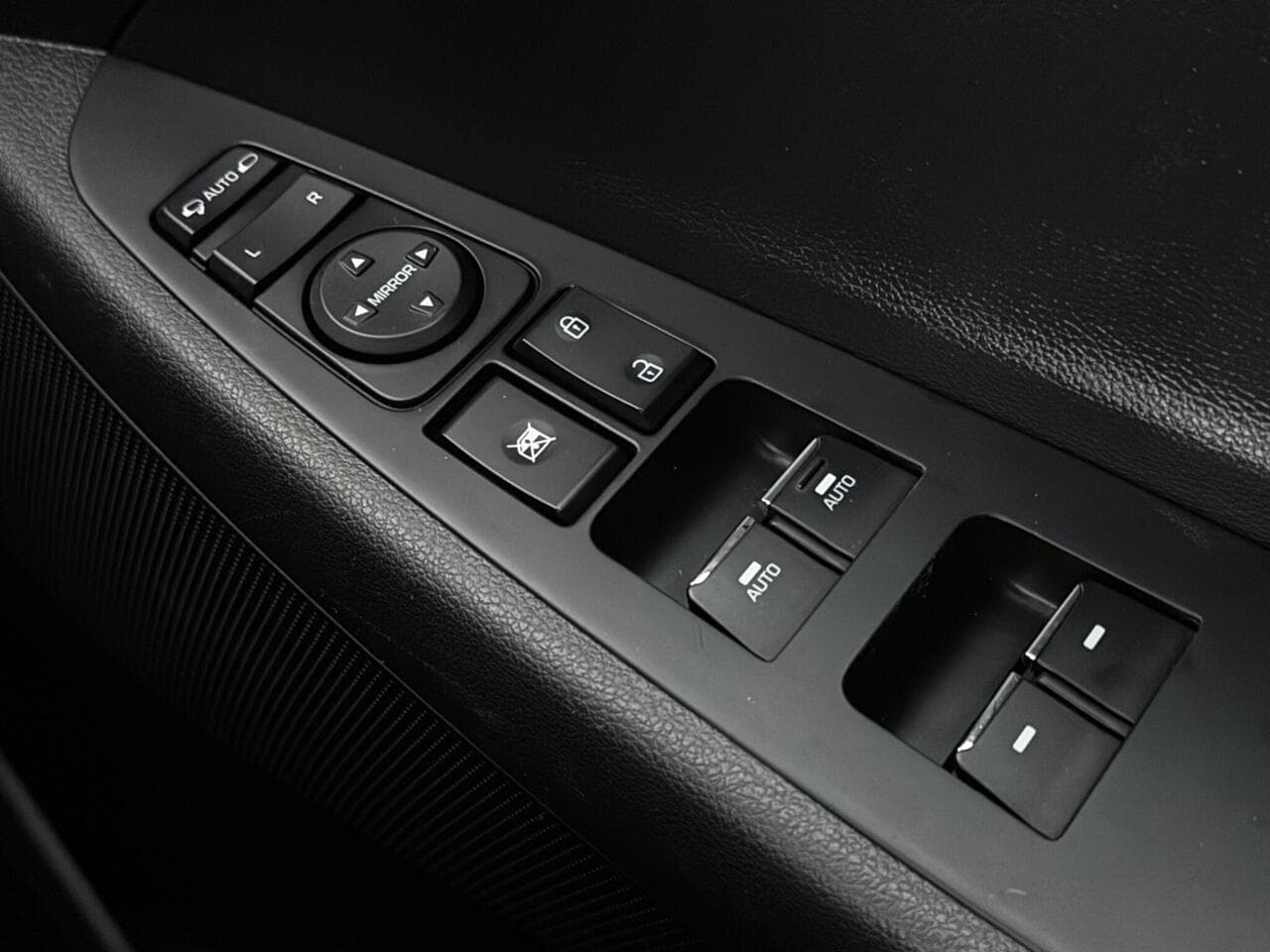 Hyundai TUCSON thumbnail Misc Controls