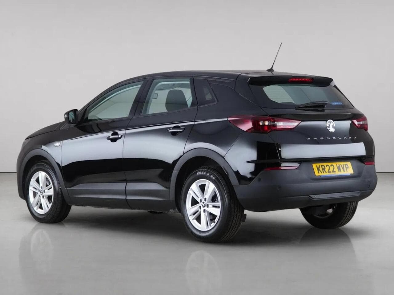 Vauxhall Grandland thumbnail Rear Left