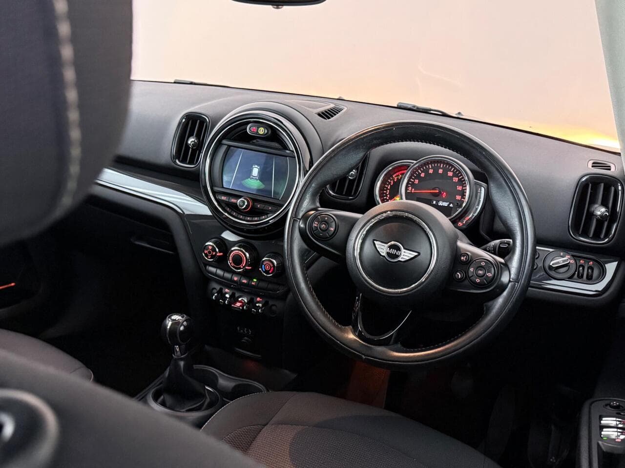 MINI Countryman thumbnail Interior Front