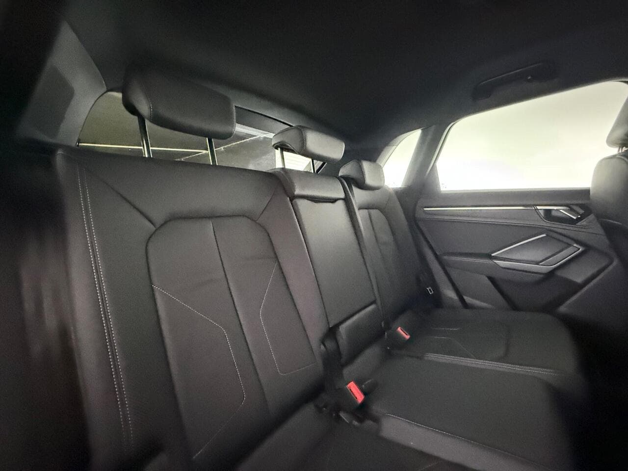 Audi Q3 thumbnail Seats Rear