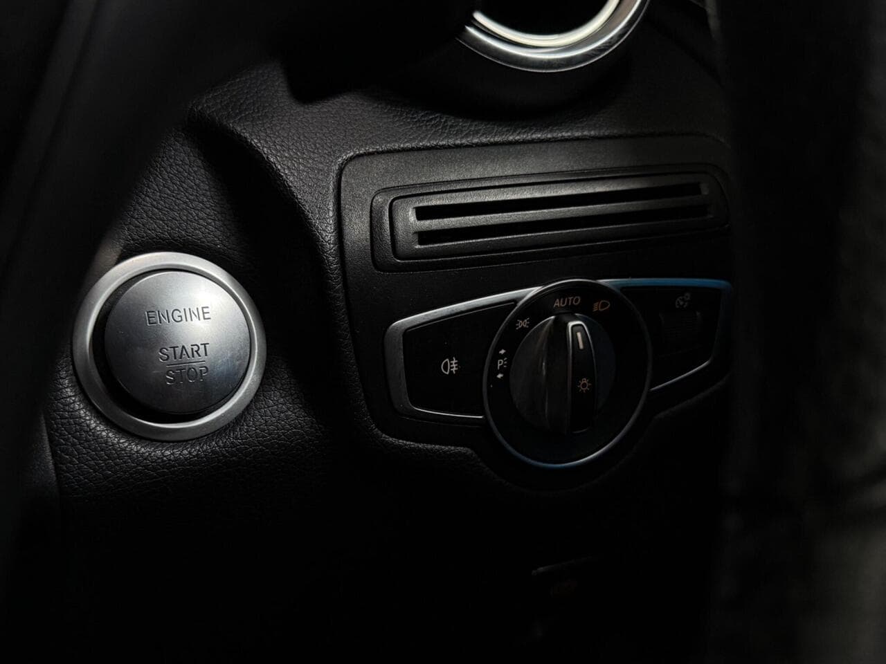 Mercedes-Benz GLC thumbnail Misc Controls
