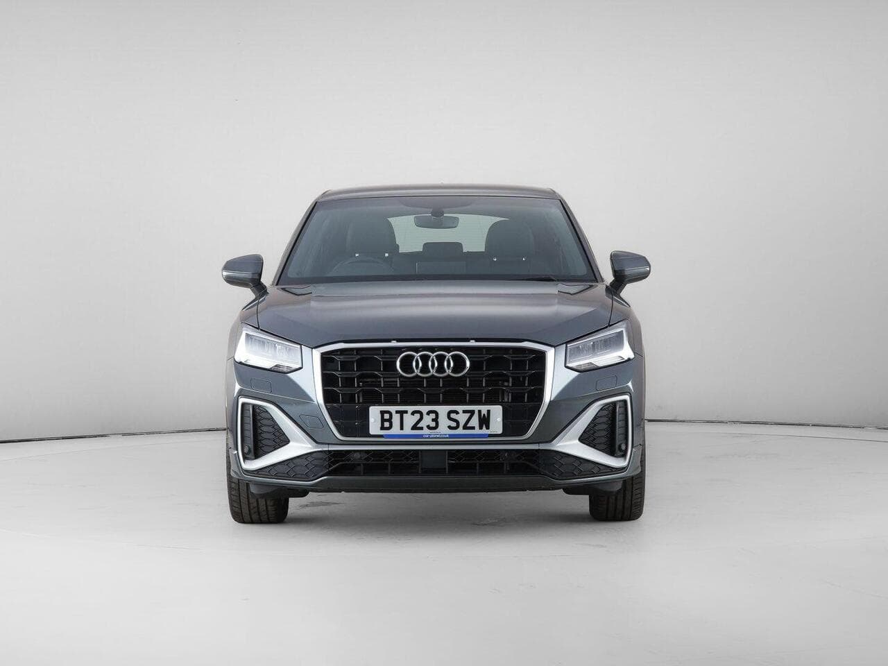 Audi Q2 thumbnail Front