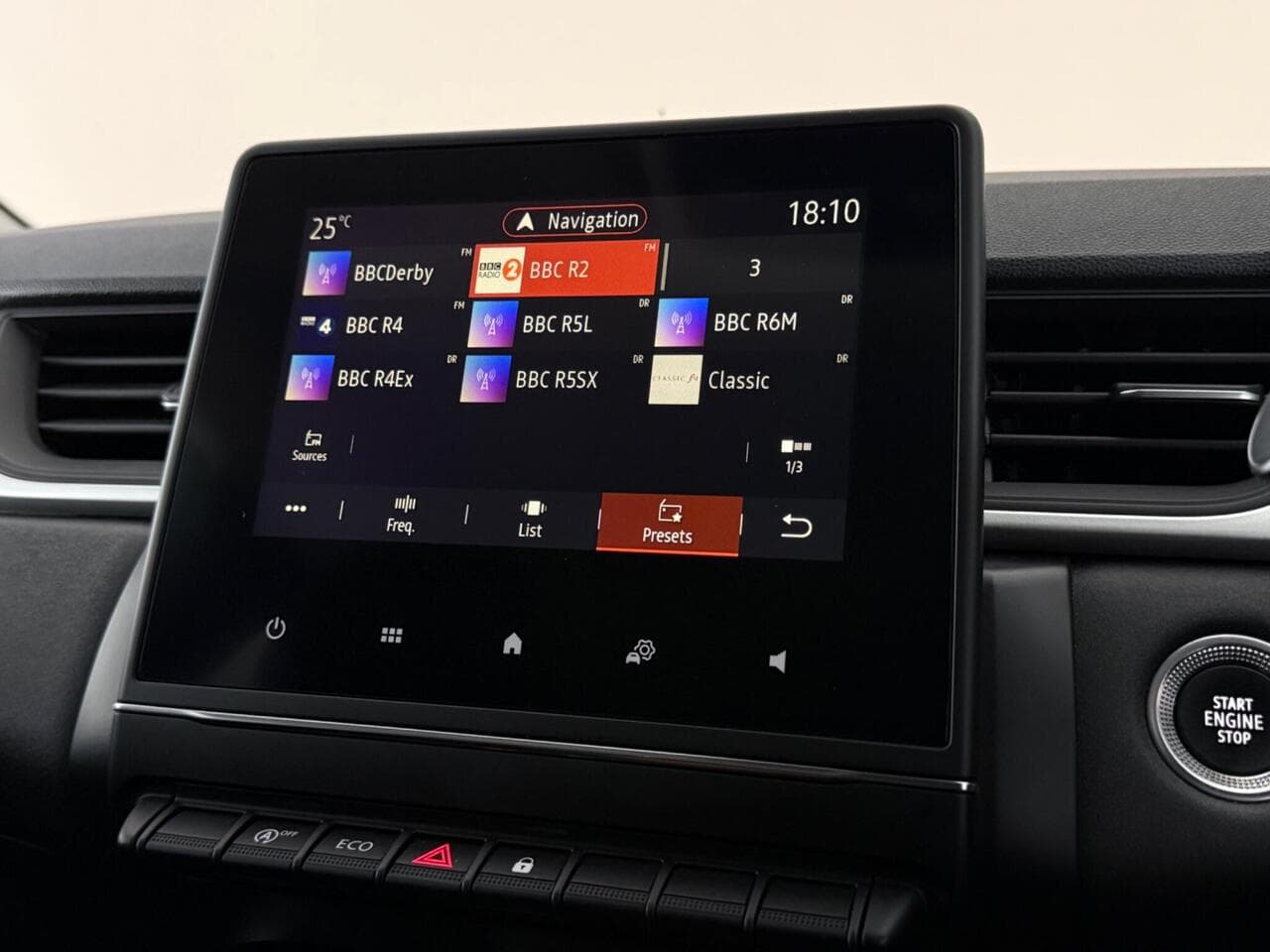 Renault Captur thumbnail Infotainment System