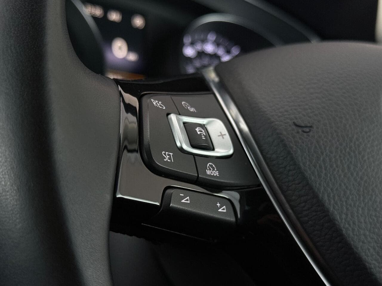 Volkswagen Passat thumbnail Misc Controls
