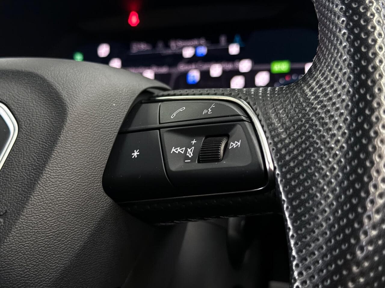 Audi Q3 thumbnail Misc Controls