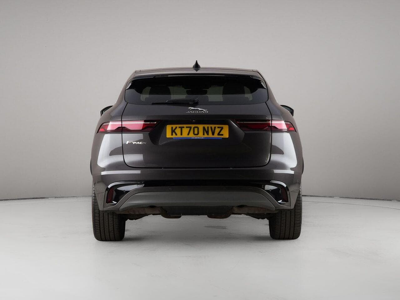 Jaguar F-PACE thumbnail Rear