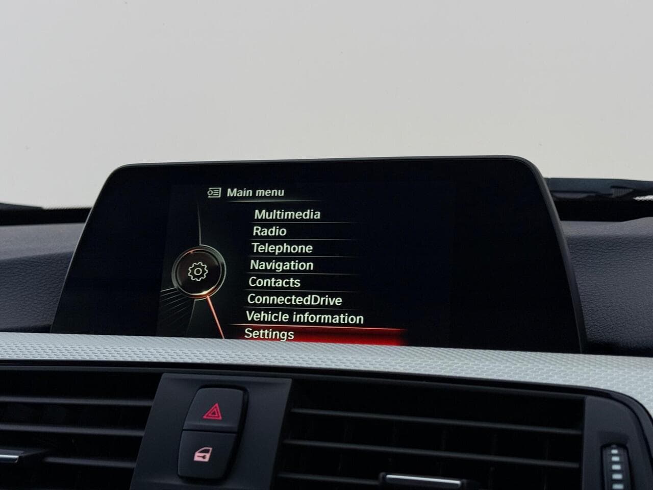 BMW 3 Series Gran Turismo thumbnail Infotainment System