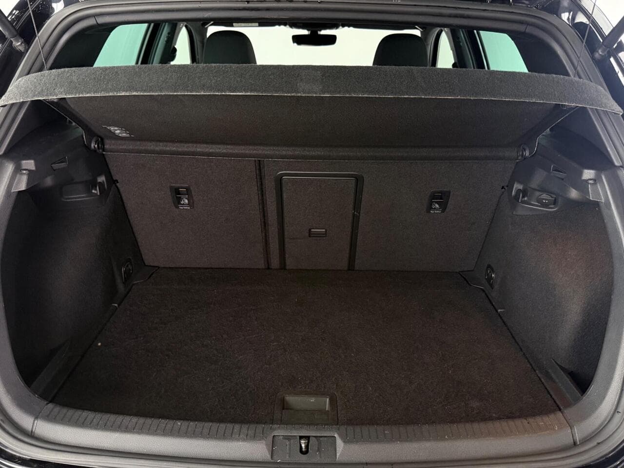 Volkswagen Golf thumbnail Boot