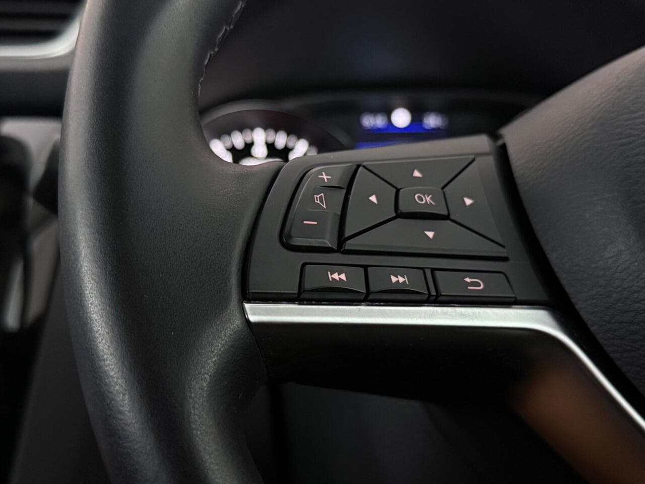 Nissan Qashqai thumbnail Misc Controls