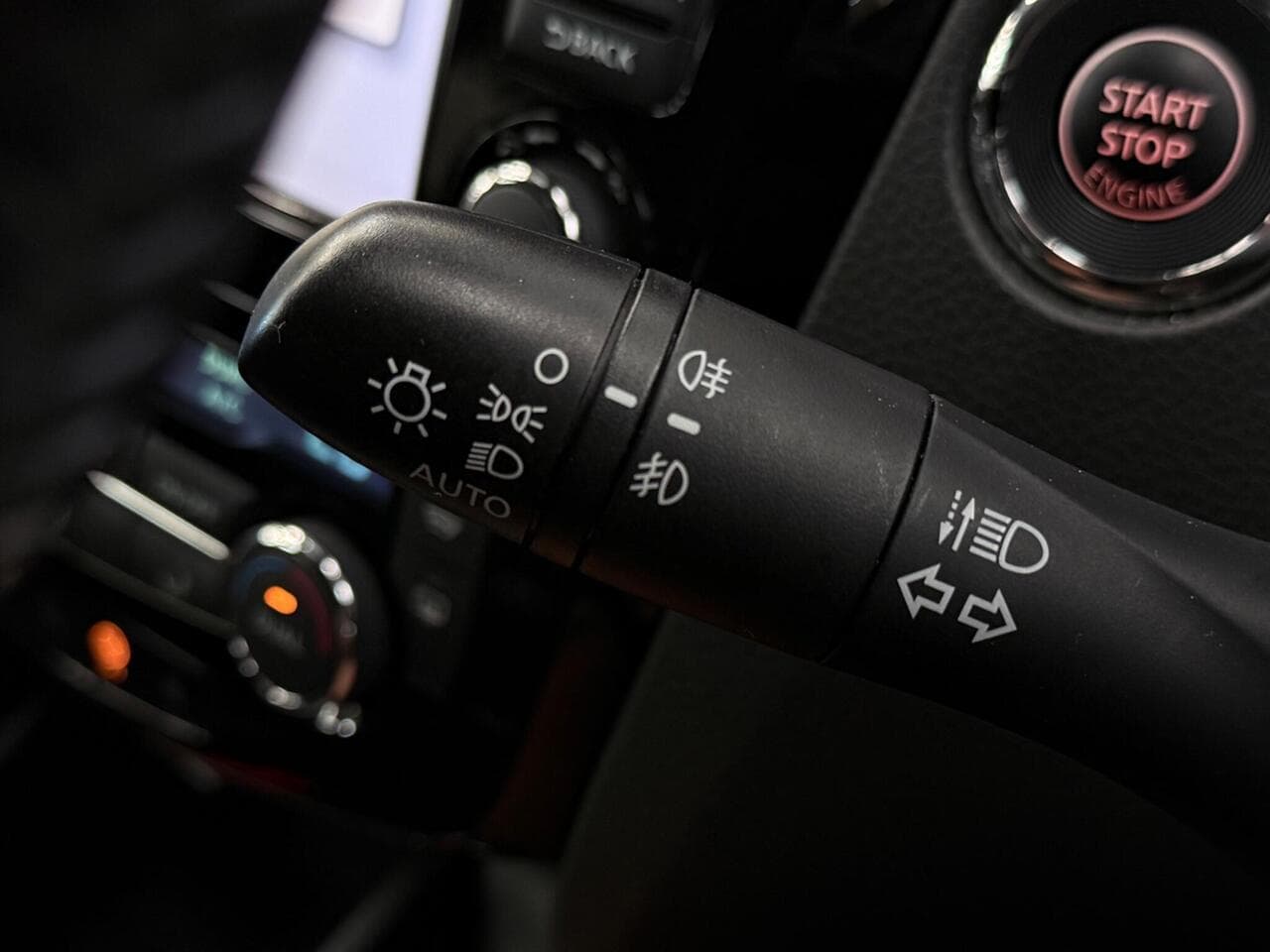 Nissan Qashqai thumbnail Misc Controls
