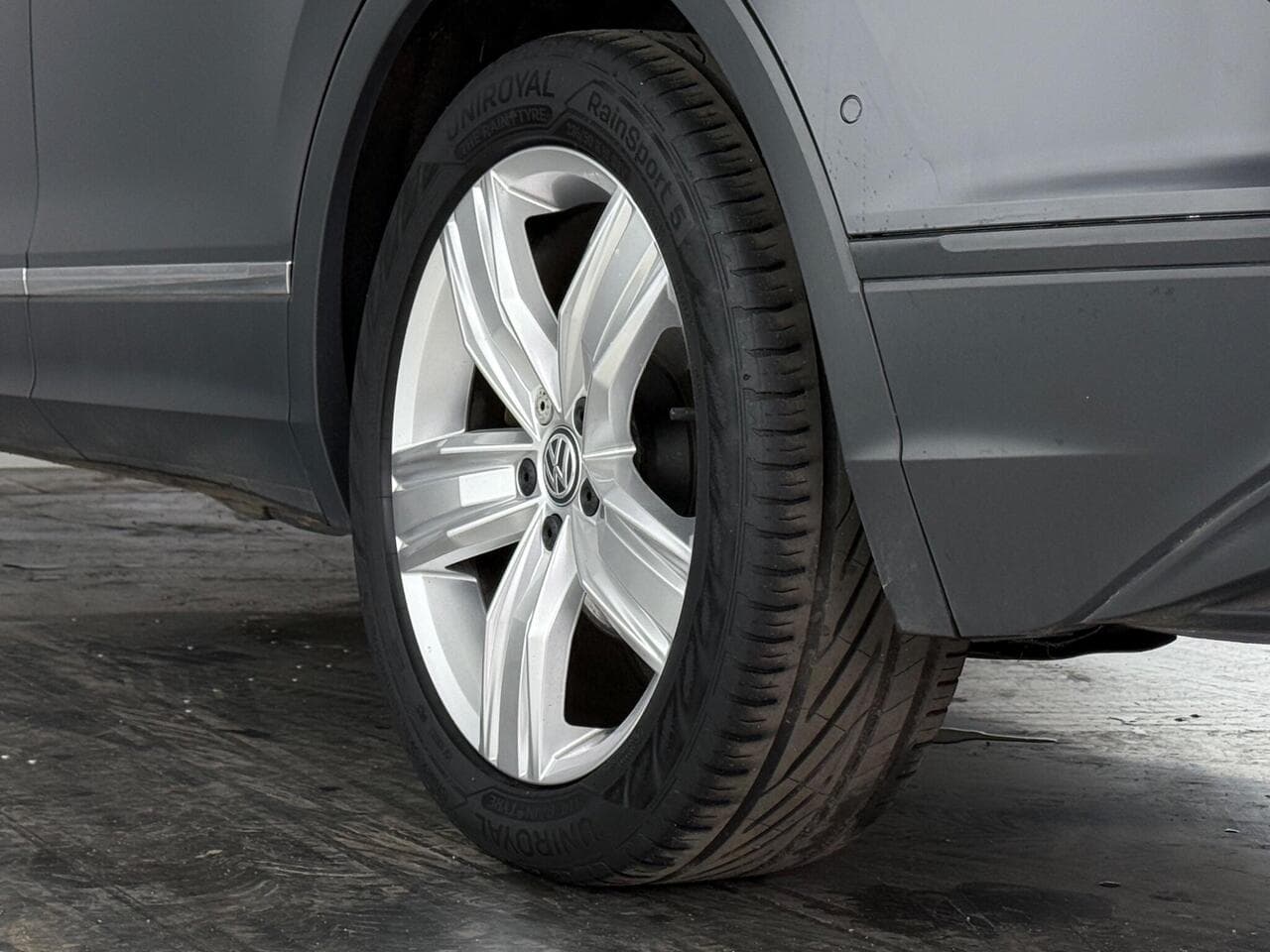 Volkswagen Tiguan thumbnail Wheel