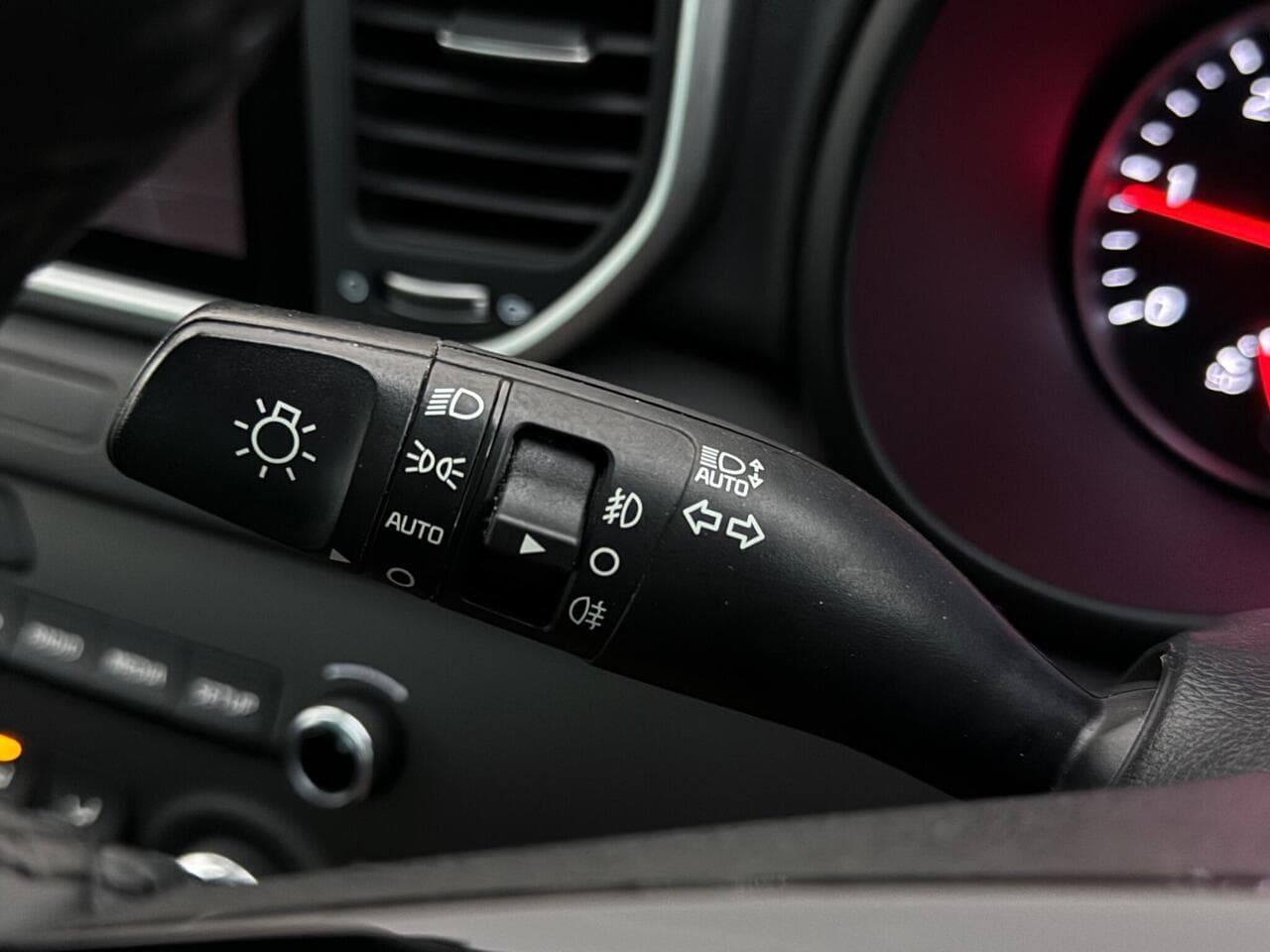 Kia Sportage thumbnail Misc Controls