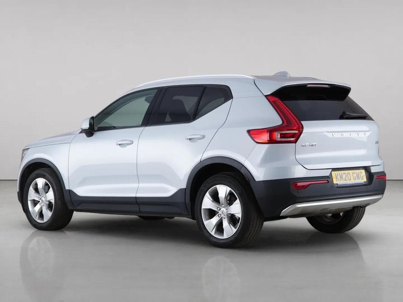 Volvo XC40 thumbnail Rear Left